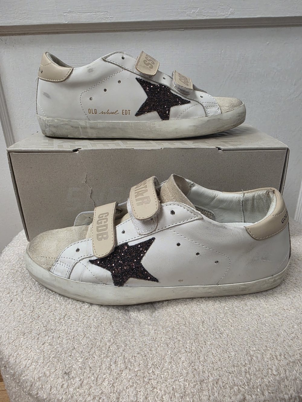 Golden Goose Womens Neutral Old Schools